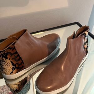 Peter Miller slip on brown/leopard high top tennis shoes size 8.5